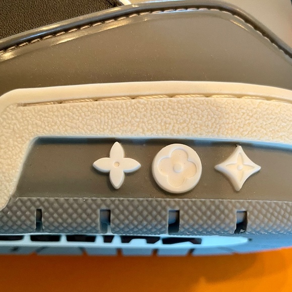 LV Trainers  / Sneakers / Virgil Abloh Men's US9 /EU42 - Picture 15 of 16